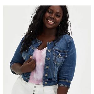 Torrid Crop Collarless Denim Jacket, Medium Wash, Size 5